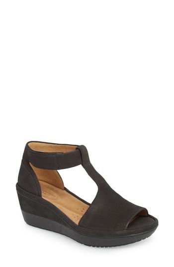Women's Clarks Wynnmere Avah T-strap Wedge Sandal M - Black
