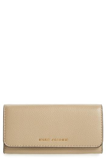 Women's Marc Jacobs Leather Continental Wallet - Beige