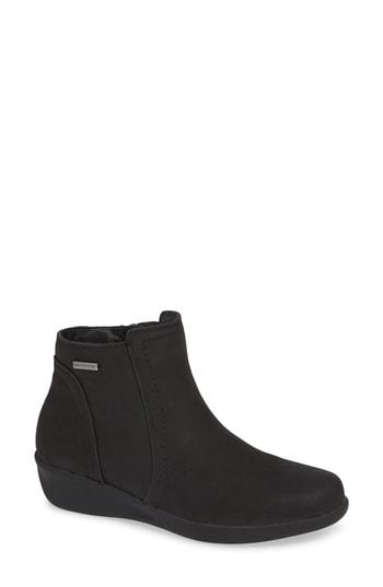 Women's Aravon Fairlee Wedge Bootie .5 B - Black