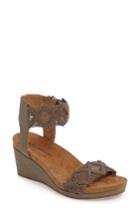 Women's Lucky Brand Kierlo Wedge Sandal M - Brown