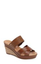Women's Ugg Adriana Sandal .5 M - Brown