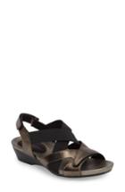 Women's Aravon Standon Cross Strap Sandal B - Metallic