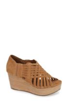 Women's Chocolat Blu Woody Wedge Sandal .5 M - Beige