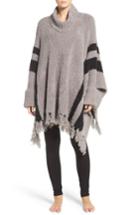 Women's Barefoot Dreams 'cozy Chic Beach' Fringe Lounge Poncho, Size - Grey