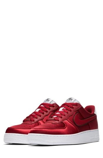 Women's Nike Air Force 1 '07 Se Sneaker .5 M - Red