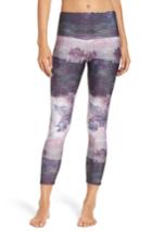 Women's Onzie Camo Print High Rise Capris, Size Xs - Purple