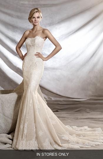 Women's Pronovias Orinoco Strapless Tulle & Lace Mermaid Gown