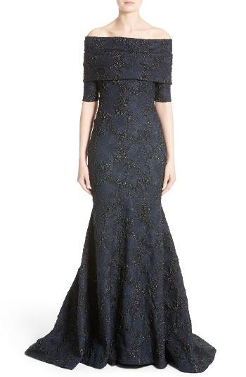 Women's Carolina Herrera Off The Shoulder Textured Trumpet Gown