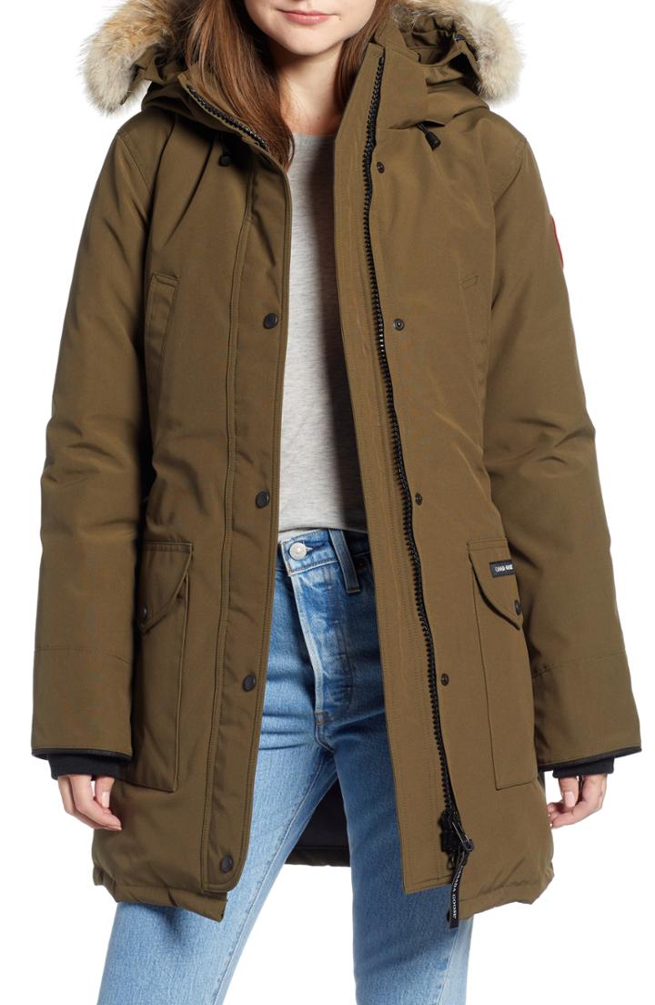 Women's Canada Goose 'trillium' Regular Fit Down Parka With Genuine Coyote Fur Trim (14-16) - Black