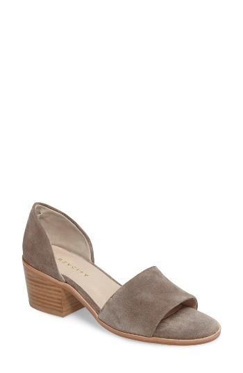 Women's Grey City Ditty Block Heel Sandal .5 M - Beige