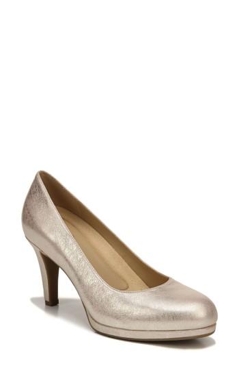 Women's Naturalizer 'michelle' Almond Toe Pump .5 M -