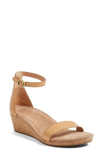 Women's Ugg Emilia Wedge Sandal M - Brown