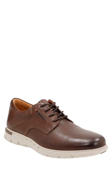 Men's Clarks 'un. Byner Lane' Plain Toe Saddle Derby .5 M - Brown