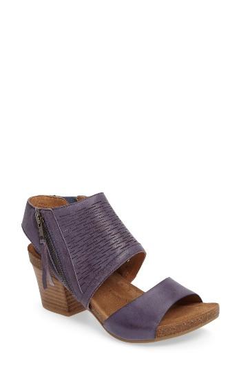 Women's Sofft Milan Block Heel Sandal .5 M - Blue
