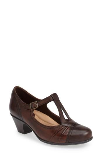 Women's Earth 'wanderlust' T-strap Pump W - Brown