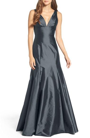 Women's Monique Lhuillier Bridesmaids Deep V-neck Taffeta Trumpet Gown - Grey