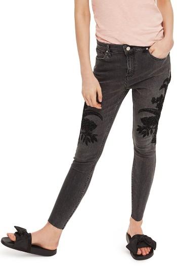 Petite Women's Topshop Jamie Embroidered Raw Hem Skinny Jeans X 28 - Black