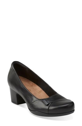 Women's Clarks 'rosalyn Belle' Pump M - Black