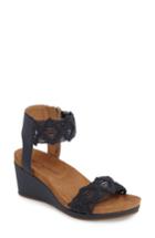 Women's Lucky Brand Kierlo Wedge Sandal .5 M - Blue