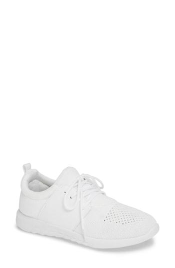 Women's Mia Christan Sneaker M - White