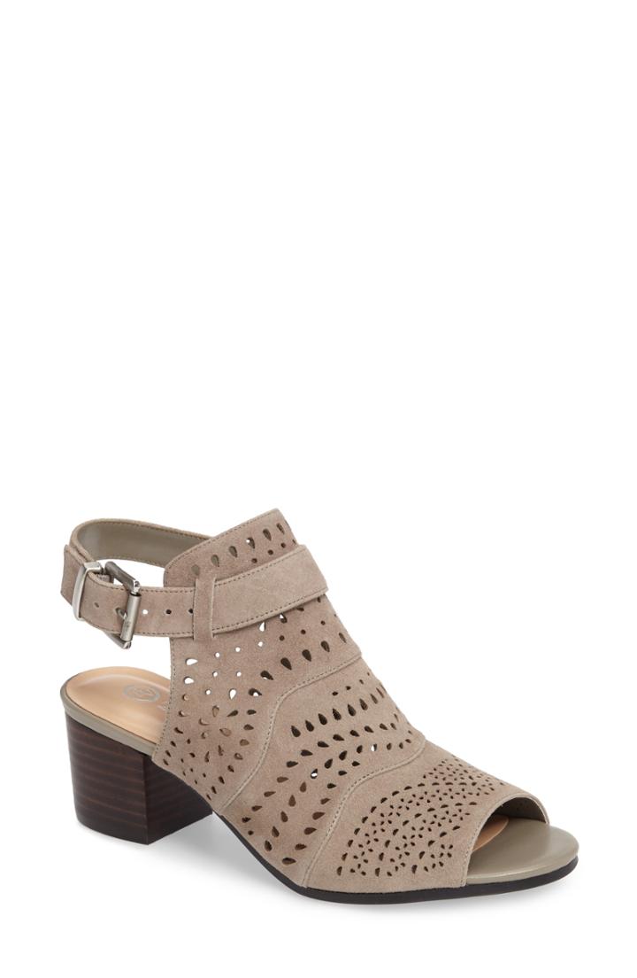 Women's Bella Vita Fonda Perforated Sandal .5 M - Beige