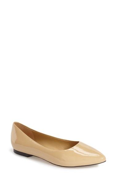 Women's Trotters Estee Pointed Toe Flat .5 W - Beige