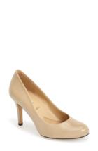 Women's Trotters 'signature Gigi' Round Toe Pump M - Beige