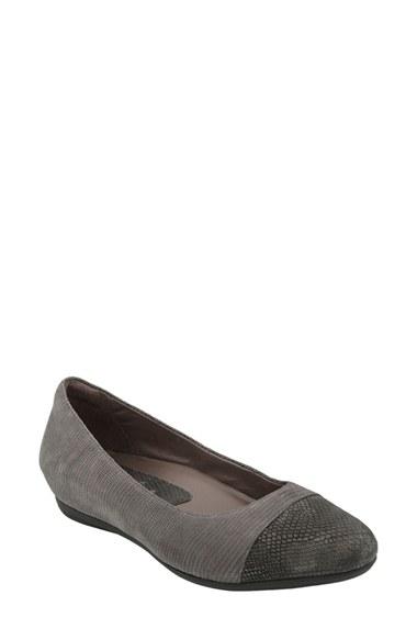 Women's Earthies 'hanover' Cap Toe Flat M - Grey