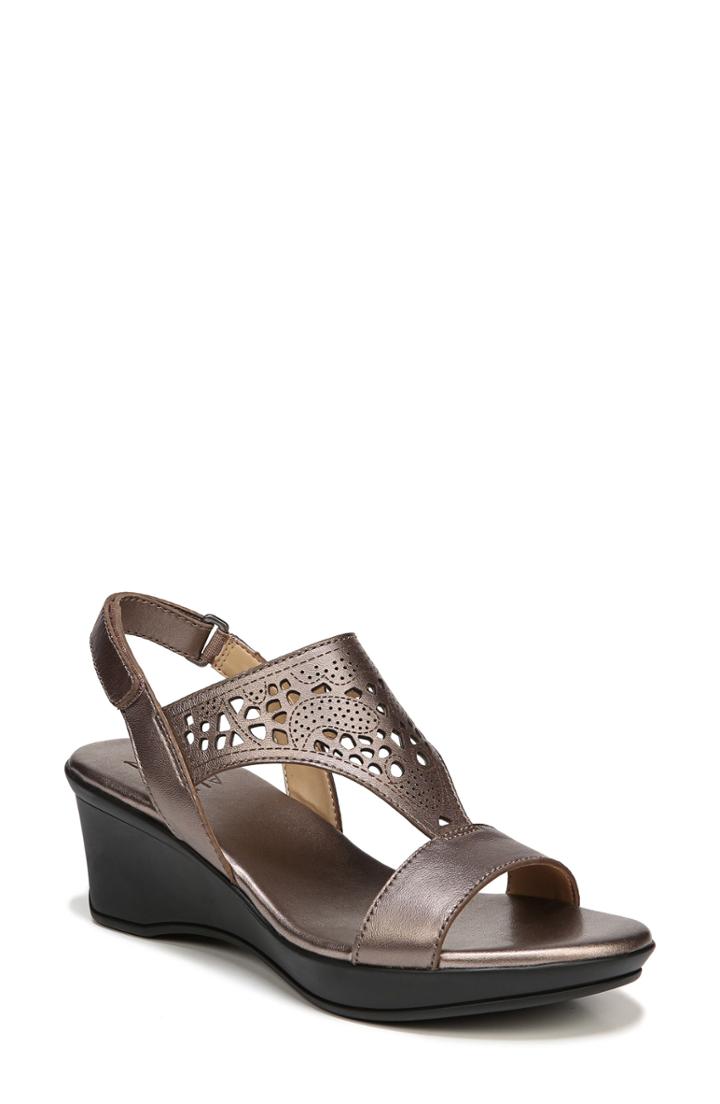 Women's Naturalizer Veda Wedge Sandal .5 N - Metallic