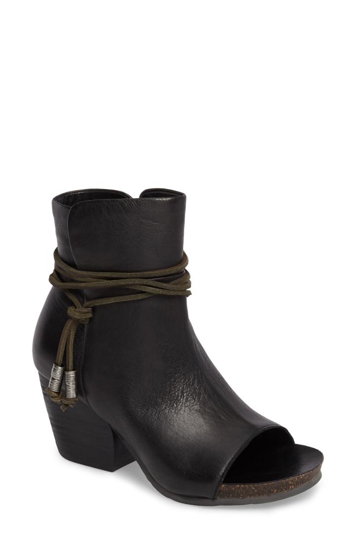 Women's Otbt Open Toe Bootie M - Black