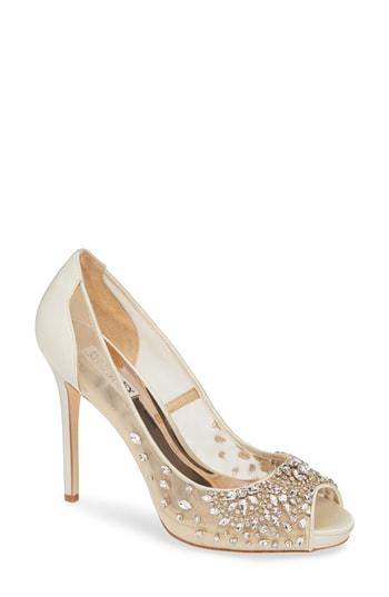 Women's Badgley Mischka Pepper Peep Toe Pump .5 M - White