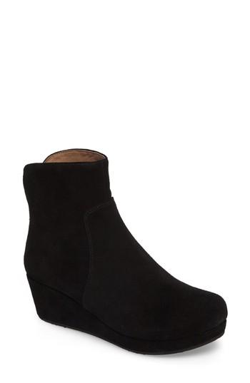 Women's Chocolat Blu Yarden Wedge Bootie .5 M - Black