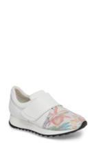 Women's Amalfi By Rangoni Danza Wedge Sneaker .5 M - White