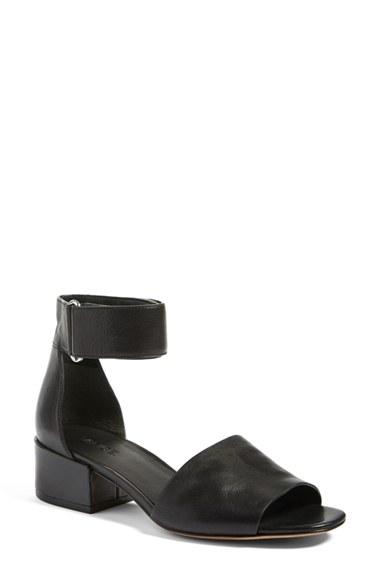 Women's Vince Rosalia Sandal M - Black