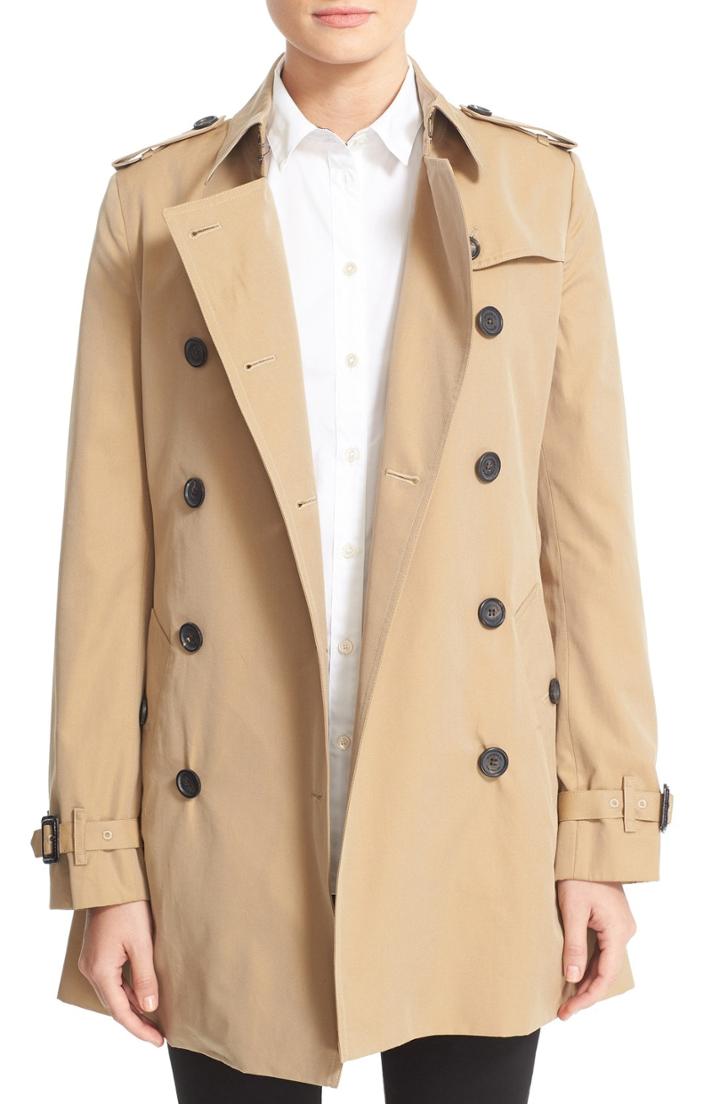 Women's Burberry Kensington Short Trench Coat Us / 50 It - Beige