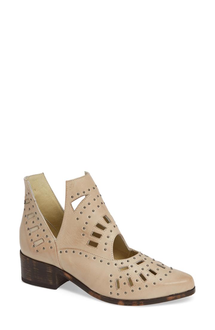 Women's Sbicca Devlyn Bootie B - White
