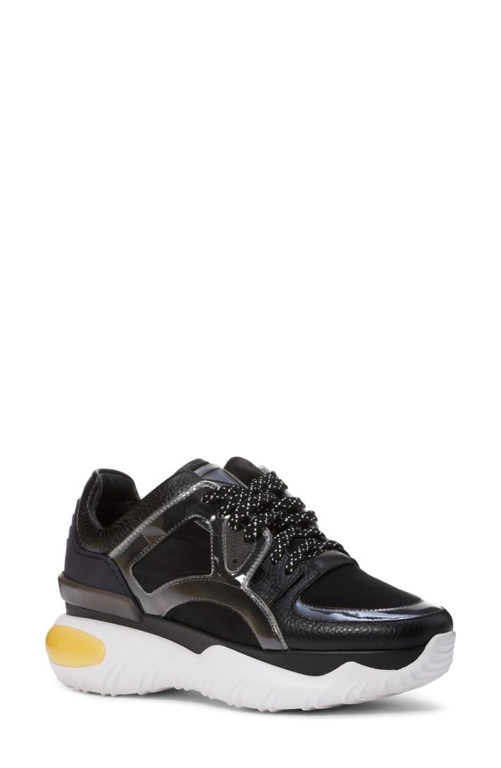 Women's Fendi Fancy Lace-up Sneaker .5us / 36eu - Black