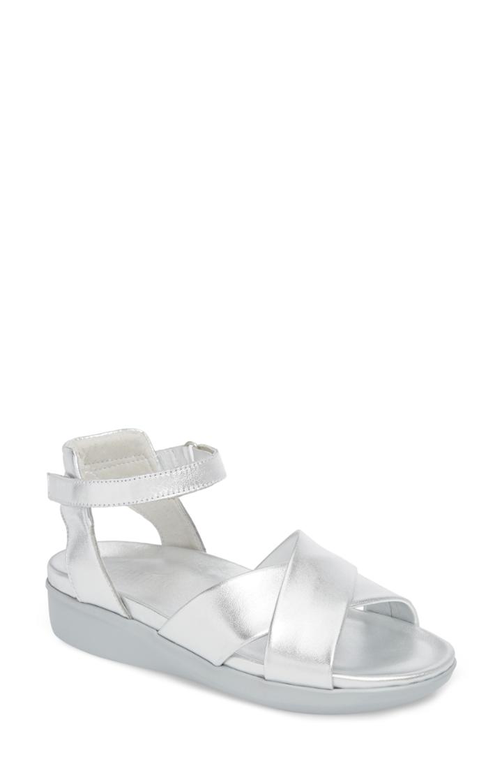 Women's Munro Brinn Sandal .5 M - Metallic