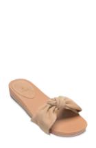 Women's Bill Blass Carmen Slide Sandal .5 M - Beige