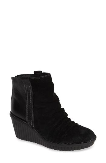 Women's Bionica Destiny Wedge Bootie M - Black