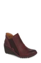 Women's Comfortiva Altair Wedge Bootie .5 M - Burgundy