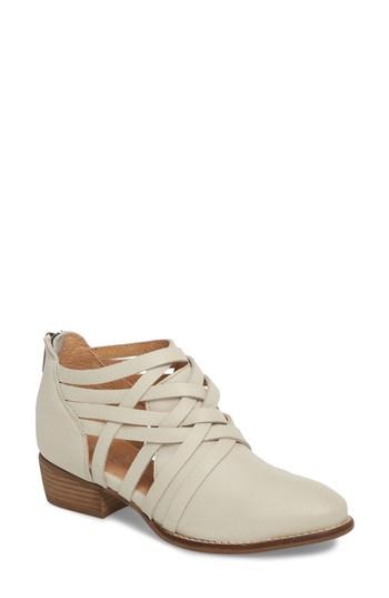 Women's Seychelles So Blue Cutout Bootie M - White