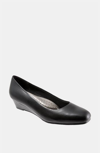Women's Trotters 'lauren' Pump N - Black