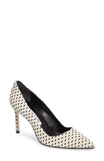 Women's Manolo Blahnik Bb Pointy Toe Pump Us / 36eu - White