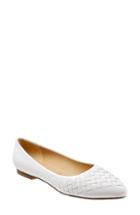 Women's Trotters Estee Pointed Toe Flat N - White