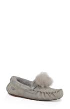 Women's Ugg Dakota Genuine Shearling Pompom Slipper M - Grey