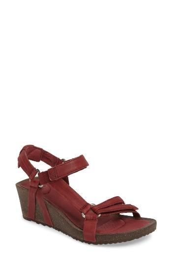 Women's Teva Ysidro Wedge Sandal M - Red