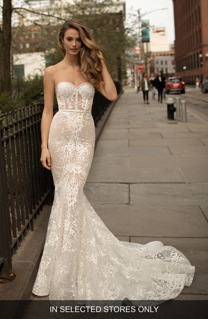 Women's Berta Strapless Lace Trumpet Gown