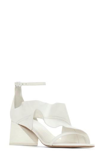 Women's Mercedes Castillo Kiah Sandal M - White