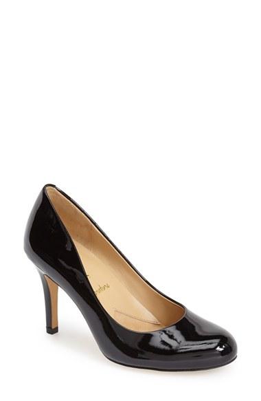 Women's Trotters 'signature Gigi' Round Toe Pump .5 N - Black